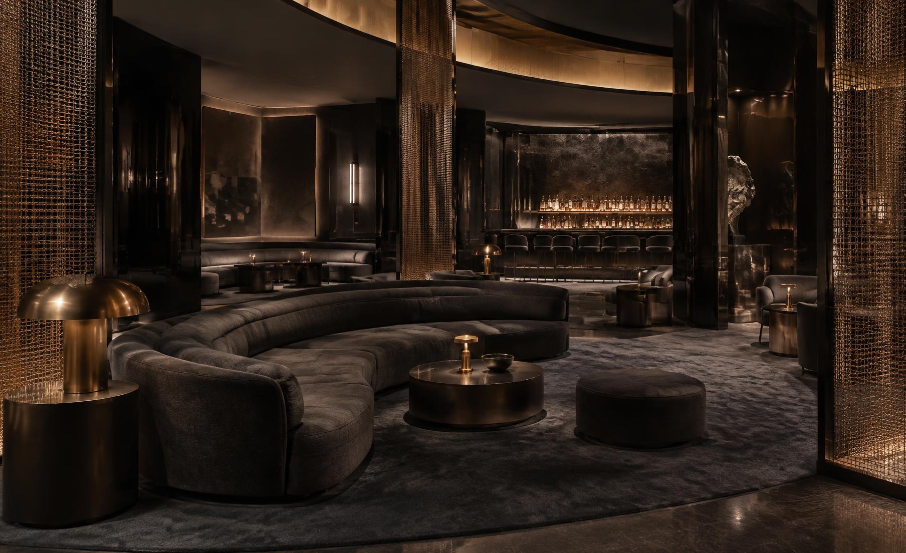 Sala de ocio con paneles lacados, mallas de bronce y asientos curvos